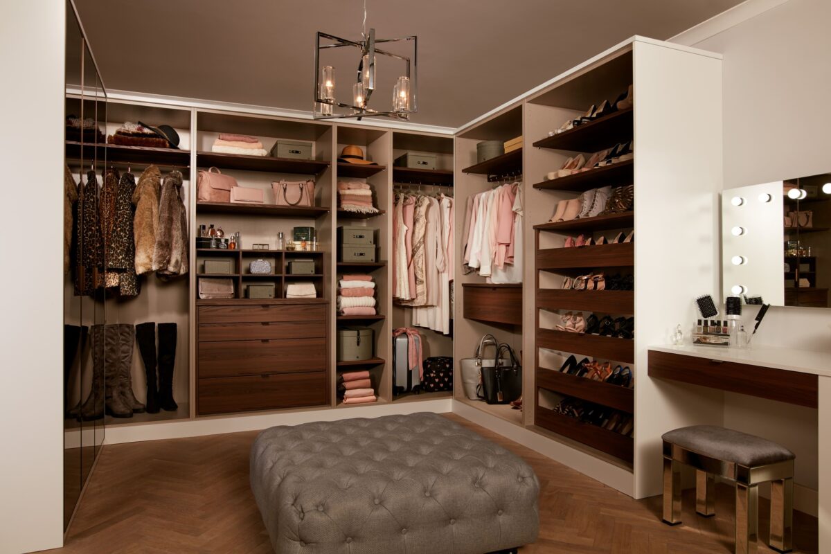 Walk In wardrobe – Parity matt white and walnut (1)